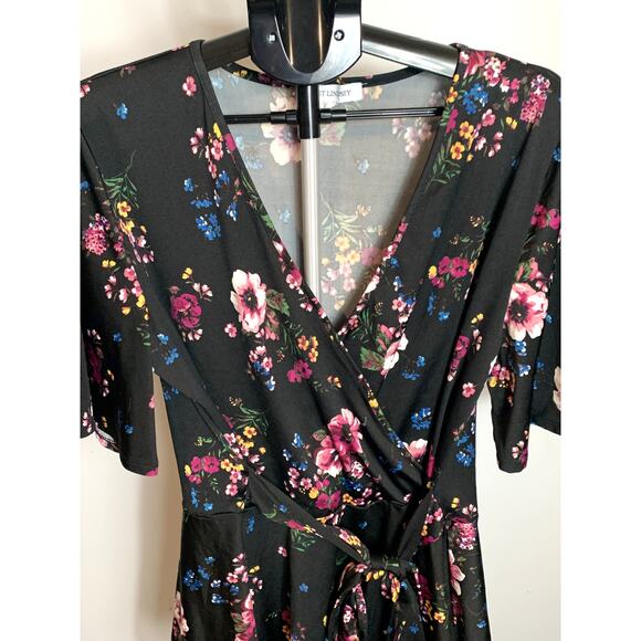 Sweet Lindsey 1X Black Floral V-Neck Blouse Top - Picture 1 of 4